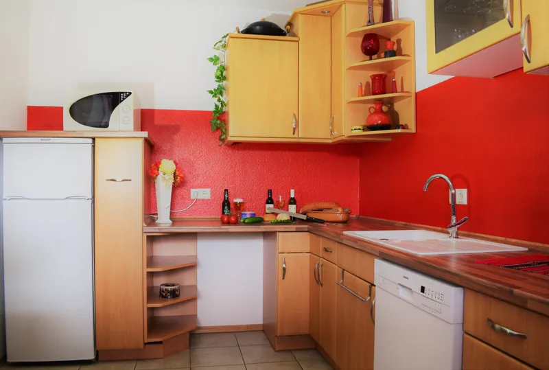 Ferienwohnungen am Jakobsweg - Küche mit Kochbereich