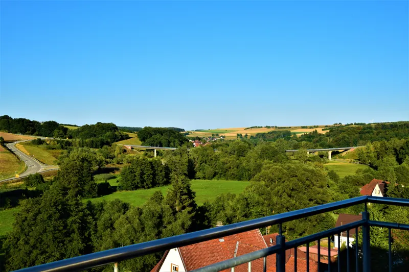 Ferienwohnungen am Stadttor - Ferienwohnung Anneliese - Balkon mit Blick auf das Hornbachtal